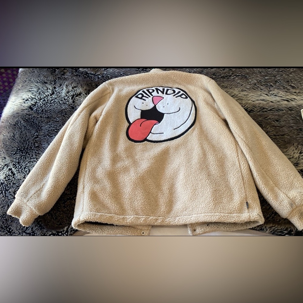 RipNDip Sherpa bomber jacket, size small.